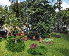 jardim do museu paranaense