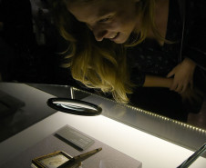Outra preciosidade da exposição é uma fotografia da artista em daguerreótipo.