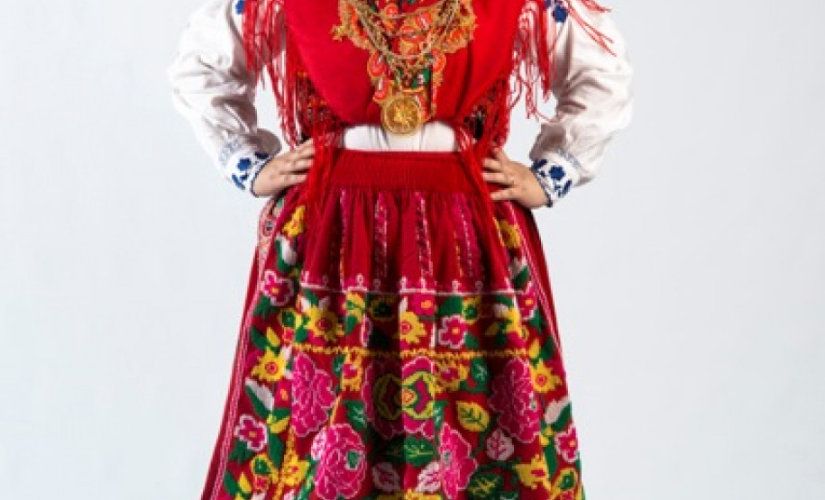 Museu Paranaense recebe mostra de trajes típicos portugueses Museu Paranaense recebe mostra de trajes típicos portugueses