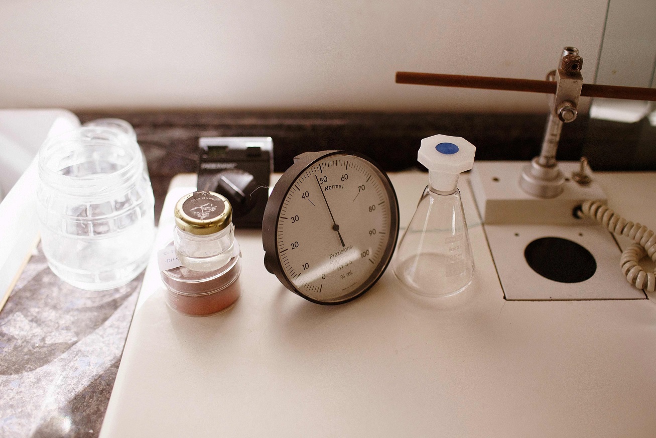 Equipamentos utilizados nos trabalhos de conservação e restauro de obras