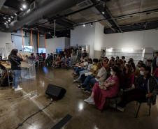 Roda de conversa "Simbioses: arte, ecologias e políticas na cidade floresta" com a artista indígena Uýra e a cineasta e artista visual Keila Sankofa