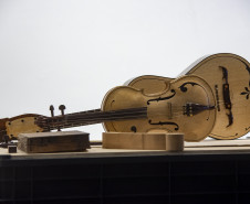 Palestra demonstrativa "Vegetal que vira música: a caxeta e os instrumentos caiçaras" com o mestre caiçara e luthier Aorelio Domingues