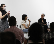 Palestra "Letras em fotossíntese" com as escritoras Noemi Jaffe e Julie Fank