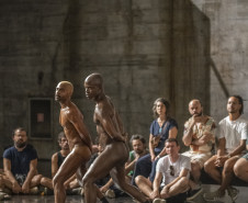 MUPA terá performance de dança de Davi Pontes e Wallace Ferreira com mesa de conversa