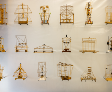 Vista da exposição Céu-Eclipse - Esculturas de Marcelo Conceição