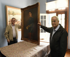 Museu Paranaense recebe visita de bisneto de um dos fundadores