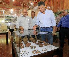O governador Beto Richa visitou o Parque Estadual Vila Rica do Espirito Santo, em Fenix.
