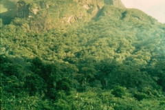 Expedição de Vladimir Kozák no Conjunto Marumbi, Serra do Mar, Paraná. Vladimir Kozák, cromo colorido, 1940.