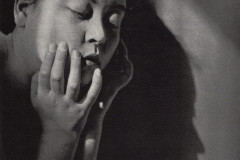 Foto de Yasuko Nojima. Revista Koga (Light Pictures), 1932.