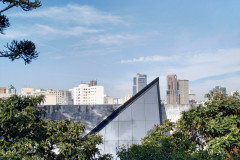 Vista externa do anexo do Museu Paranaense.