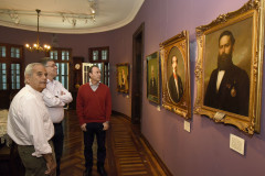 Museu Paranaense recebe visita de familiares de seus fundadores