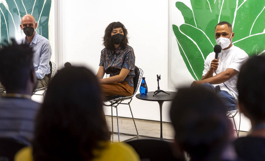 Noite das Ideias 2022: Re-construir Juntos | Programa Público "Se enfiasse os pés na terra: relações entre humanos e plantas"