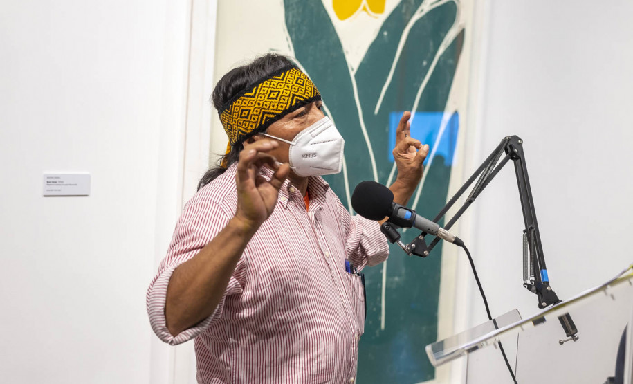 Noite das Ideias 2022: Re-construir Juntos | Programa Público "Se enfiasse os pés na terra: relações entre humanos e plantas"