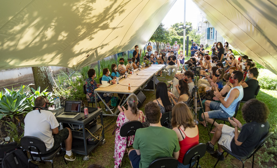 Roda de conversa "Plantas, cuidado e cura"