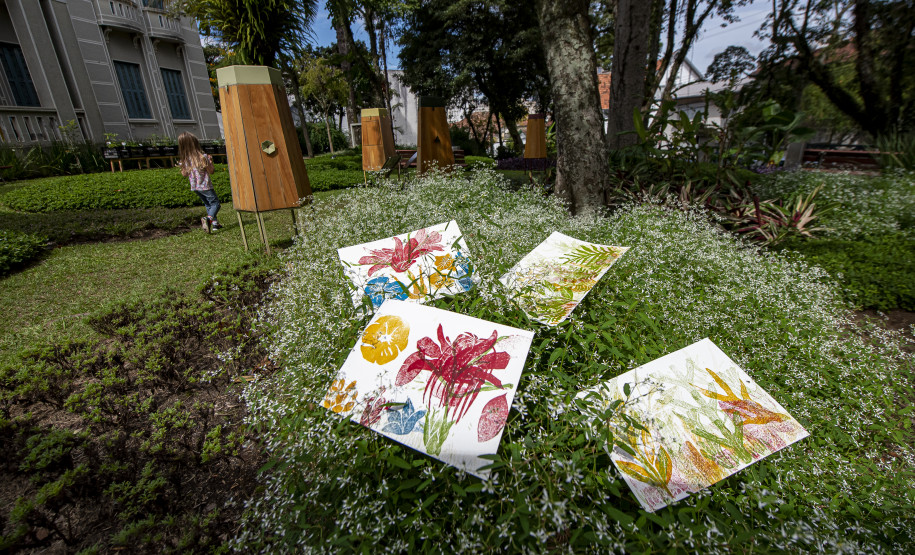 Oficinas de xilogravura e carimbos com Luiz Lira e Ramon Santos