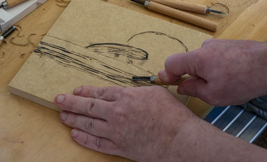 Oficinas de xilogravura e carimbos com Luiz Lira e Ramon Santos