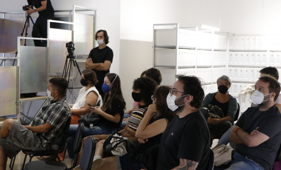 Palestra "Letras em fotossíntese" com as escritoras Noemi Jaffe e Julie Fank