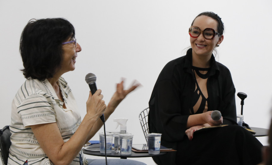 Palestra "Letras em fotossíntese" com as escritoras Noemi Jaffe e Julie Fank