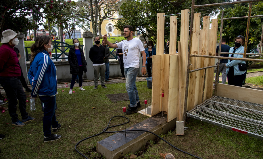 Oficina Taipa de pilão com o professor Fernando Minto