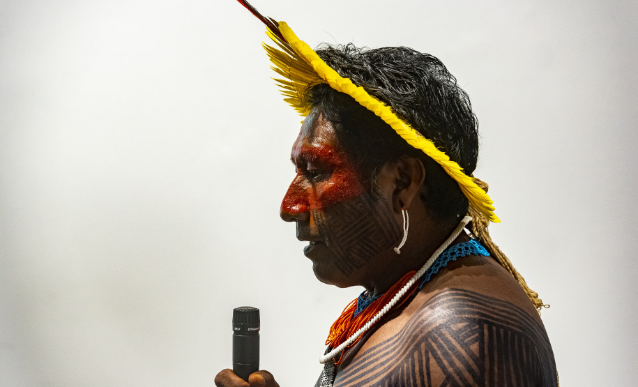 Oficina "Jenipapo, pintura corporal e grafismo Mebêngôkre-Kayapó" com Kokodjy, Bekwynhtokti e Moxare Kayapó