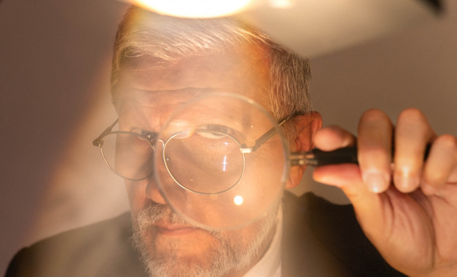 Com o tema “Interlúdio”, o conceito norteador deste ano tem fala sobre regimes de visibilidade e invisibilidade.