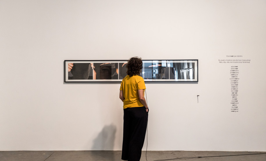Mesa de conversa com Lenora de Barros
