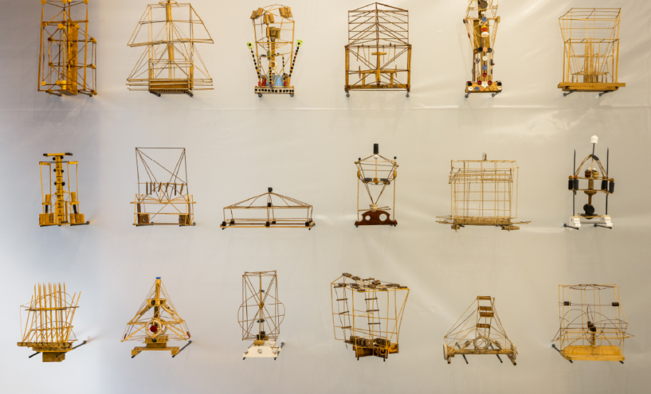 Vista da exposição Céu-Eclipse - Esculturas de Marcelo Conceição