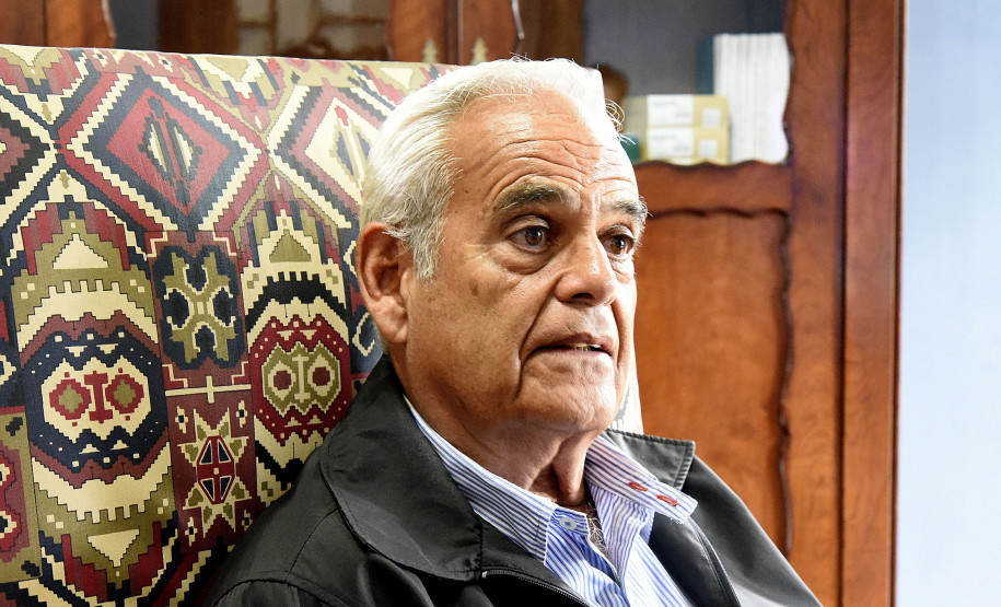 Museu Paranaense recebe visita de bisneto de um dos fundadores