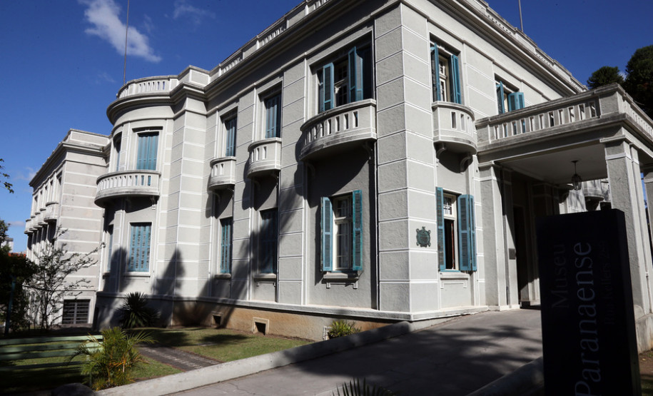 Museu Paranaense realiza II Seminário de Patrimônios Arquivos, Museus e Bibliotecas.