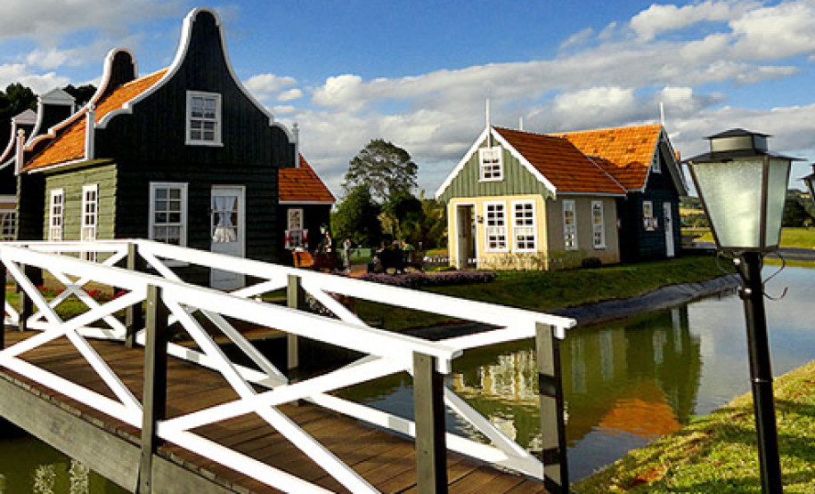 Museu Paranaense recebe em julho palestras sobre Imigração e arqueologia Museu Paranaense recebe em julho palestras sobre Imigração e arqueologia