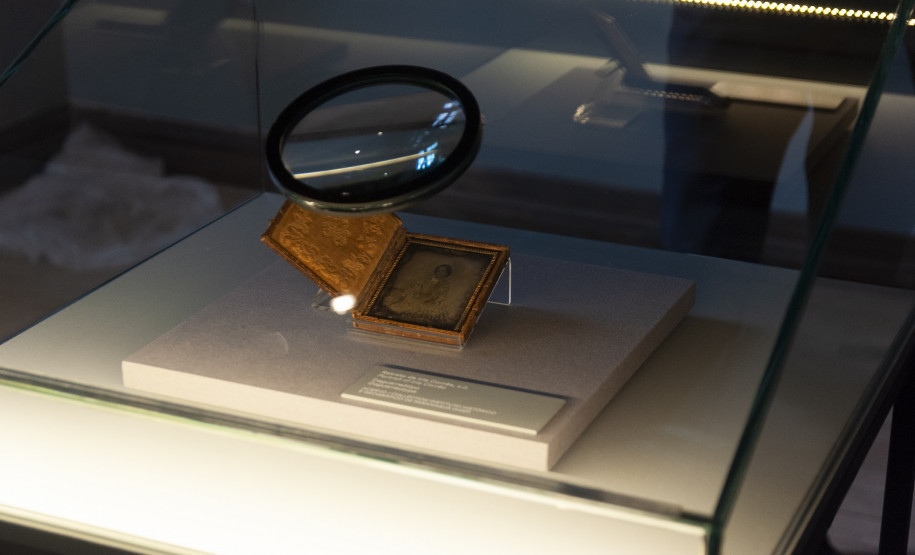 Exposição Iria Corrêa Daguerreótipo com imagem da precursora das artes plásticas no Estado, Iria Correa, em exposição no MP.