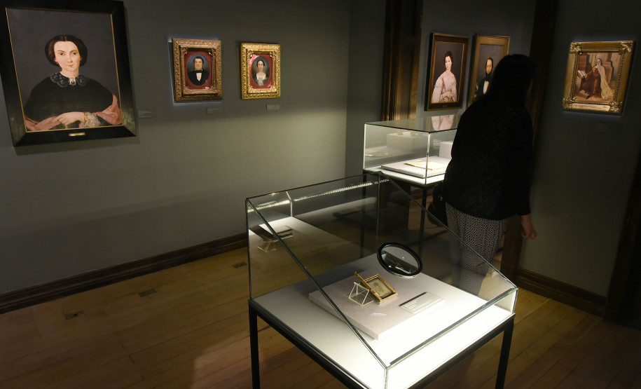 Exposição "Em foco: Iria Corrêa" no MP.