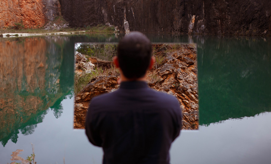 Sinal dos Tempos Foto da campanha "Sinal dos Tempos" criada para apresentar a nova identidade do Museu Paranaense.