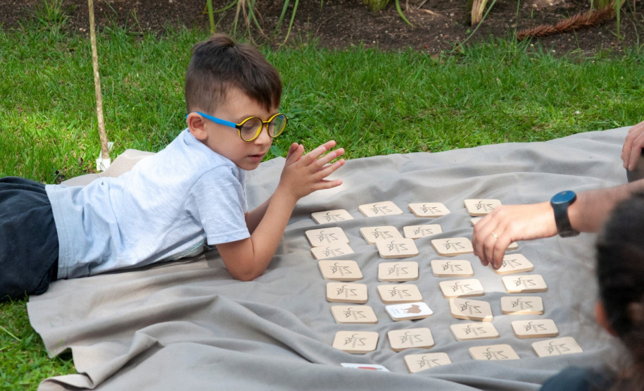 Jogo da Memória Jogo da memória com palavras de origem indígena estão disponíveis para download.