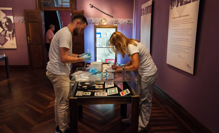Estudo sobre “Monitoramento do microclima e qualidade do ar dentro de vitrines de museus em climas subtropicais” está sendo realizado pela Dra. Francesca Becherini, pesquisadora do Instituto de Ciências Atmosféricas e do Clima do Conselho Nacional de Pesquisas da Itália.