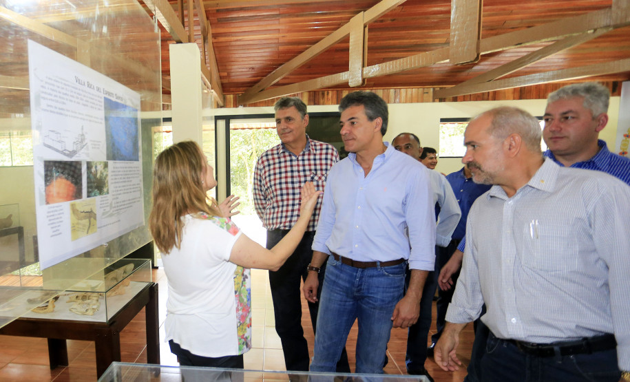 O governador Beto Richa visitou o Parque Estadual Vila Rica do Espirito Santo, em Fenix.