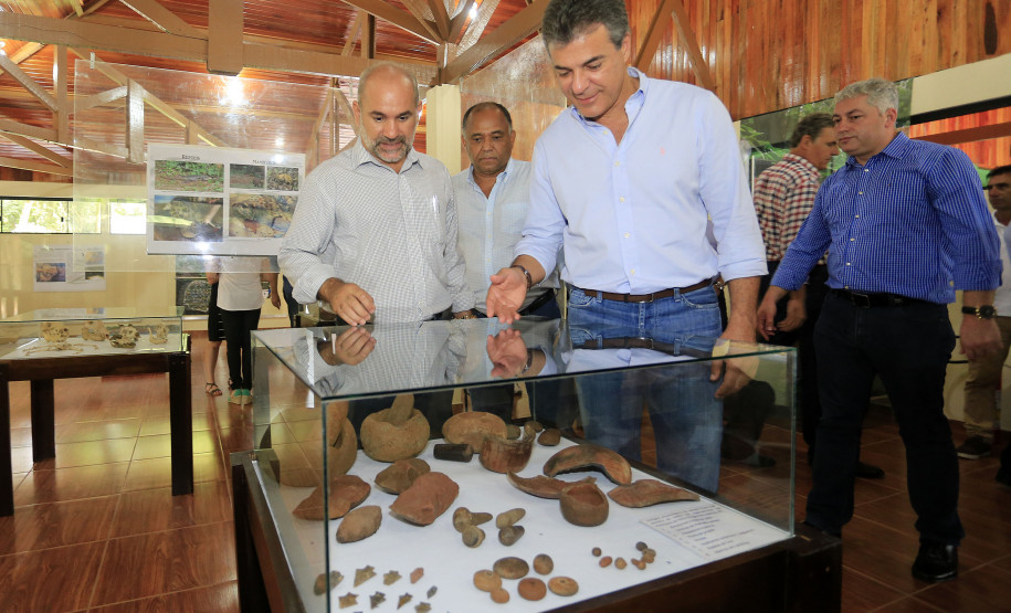 O governador Beto Richa visitou o Parque Estadual Vila Rica do Espirito Santo, em Fenix.