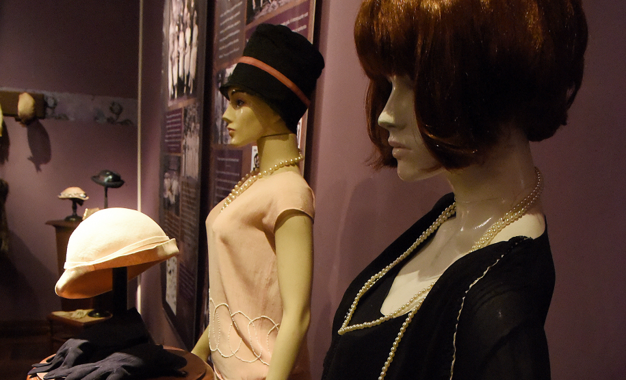 Museu Paranaense leva a exposição “Sarau no Palácio São Francisco” ao Clube Curitibano