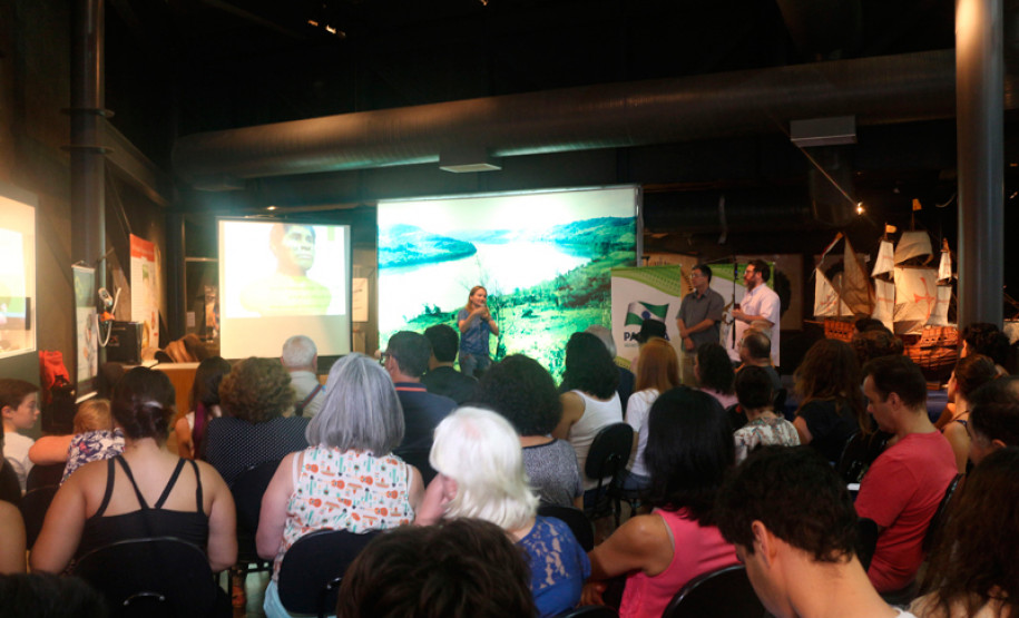 Cerca de 170 pessoas participaram da abertura da exposição.