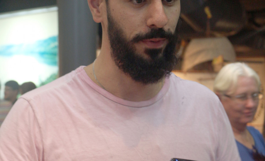 Paranaense de dois mil anos tem face revelada com auxílio de tecnologia 3D O biomédico Wallyd Koury era um dos presentes na abertura e achou sensacional poder conhecer um ancestral paranaense.