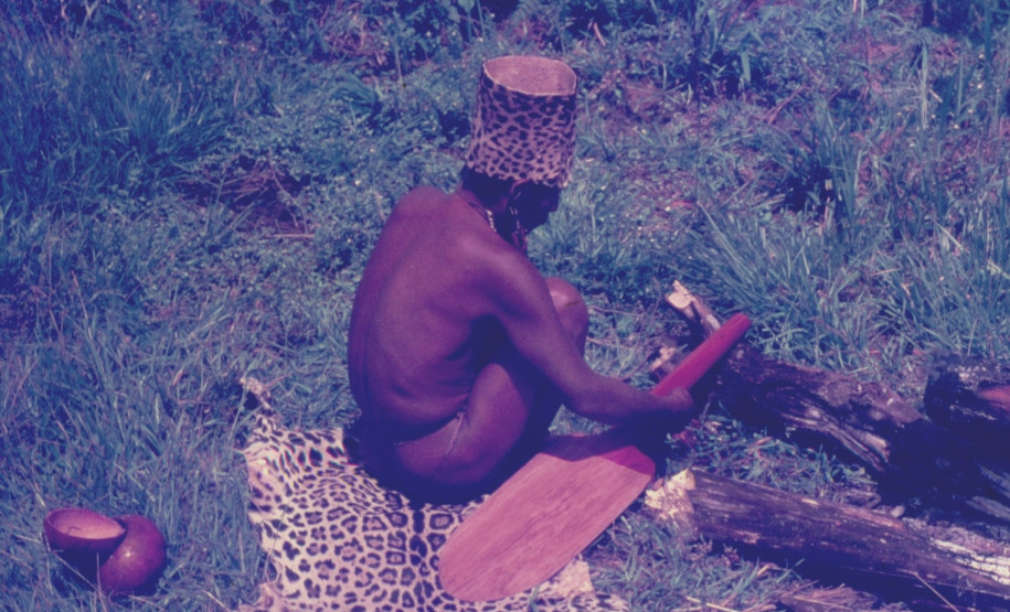 Indígenas Xetá visitam o Museu Paranaense Indígenas Xetá visitam o Museu Paranaense