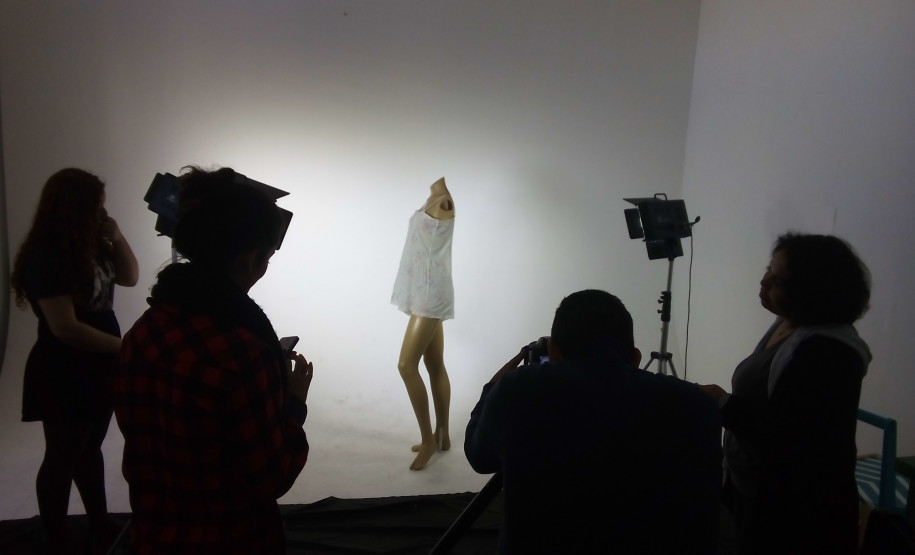 Acervo de indumentária é fotografado em parceria com UFPR Acervo de indumentária é fotografado em parceria com UFPR