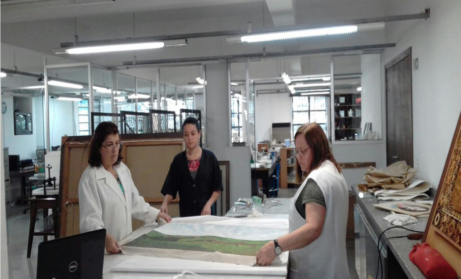 Museu Paranaense dá curso de conservação de acervo para técnicas da Universidade do Norte do Paraná Museu Paranaense dá curso de conservação de acervo para técnicas da Universidade do Norte do Paraná